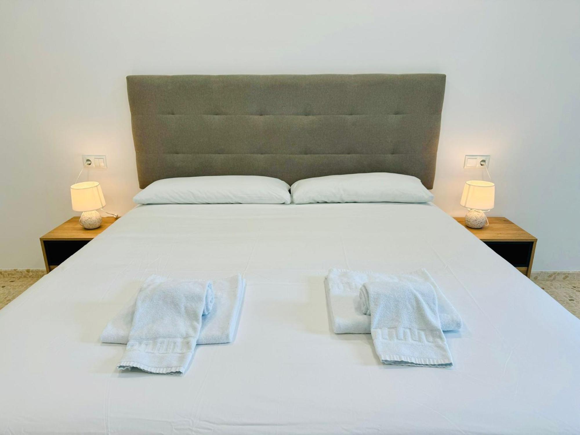 Apartamentos La Muralla Grupo Ac Gestion カディス エクステリア 写真