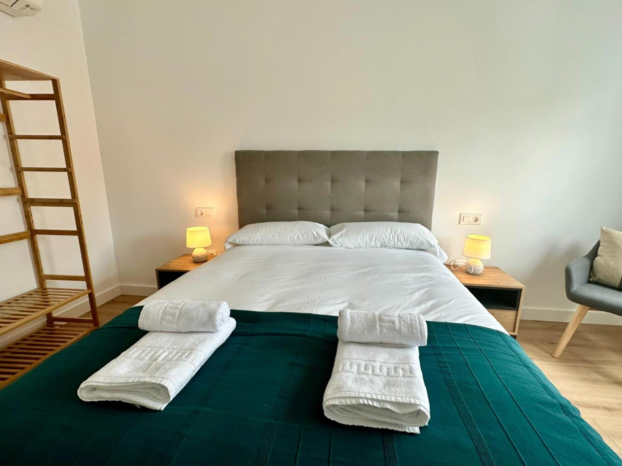 Apartamentos La Muralla Grupo Ac Gestion カディス エクステリア 写真