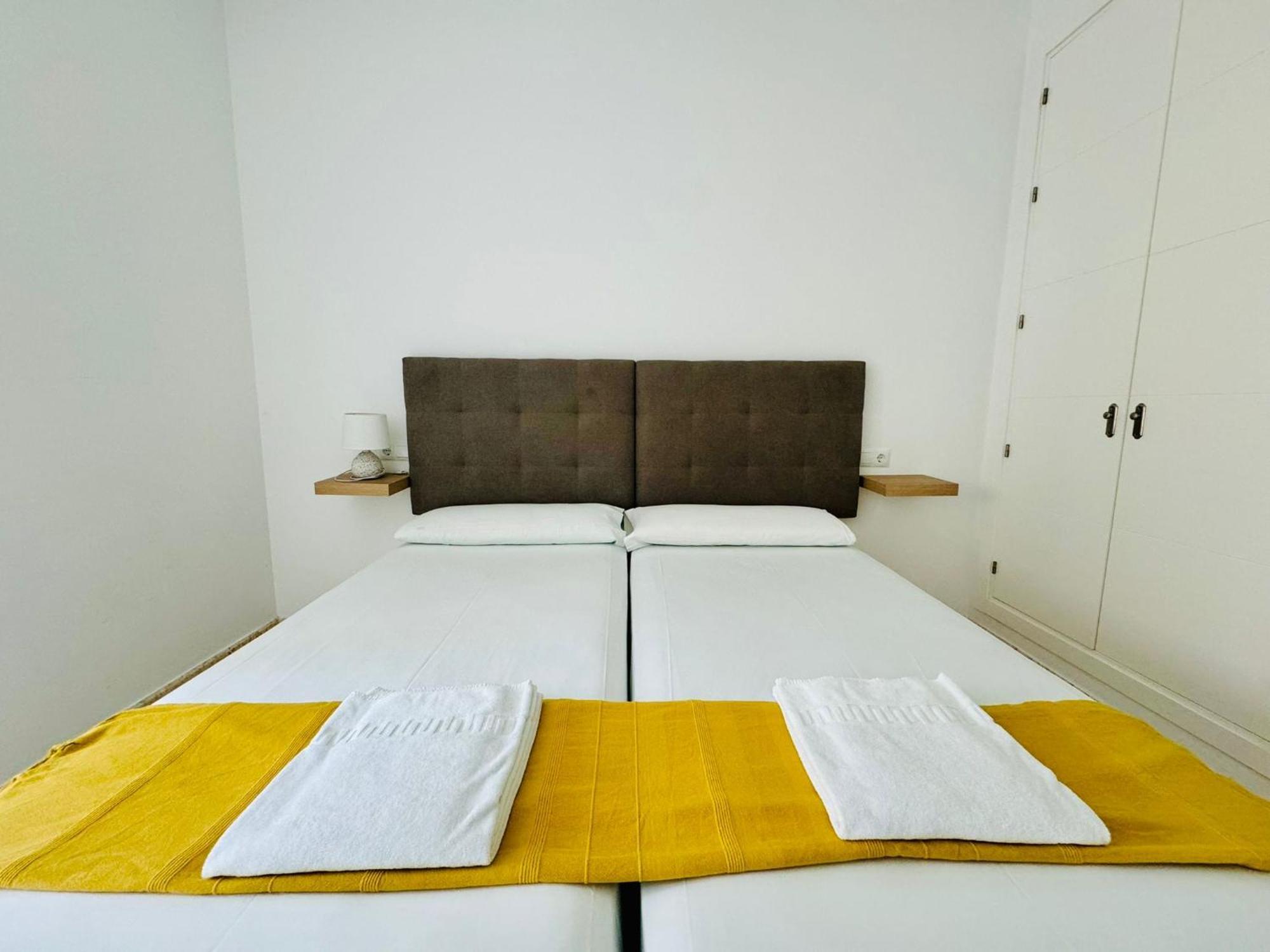 Apartamentos La Muralla Grupo Ac Gestion カディス エクステリア 写真